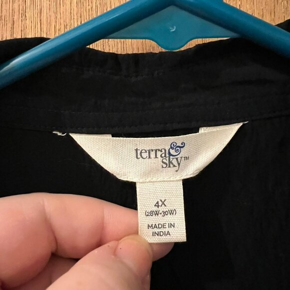 Size 4X(28/30W) - Terra & Sky - Black Roll Sleeve Blouse - Cross Over Front - Picture 8 of 8